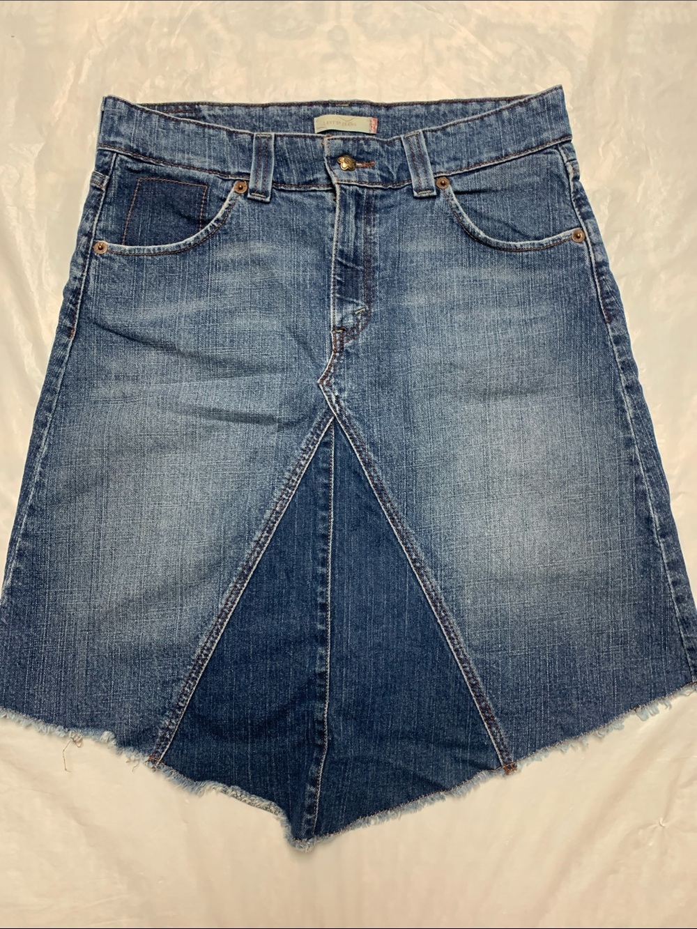 Levi’s Vintage Y2K Boho Patchwork Demin Skirt With Flower Buttons Size 10